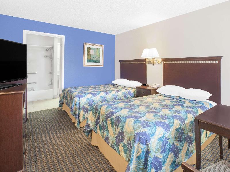 QUADRUPLE Accessible Two Double beds