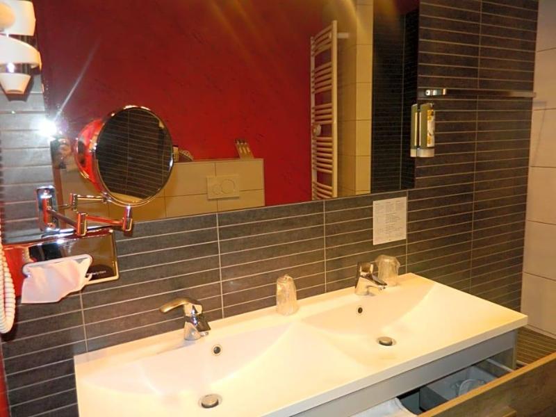 Hostellerie du Château image