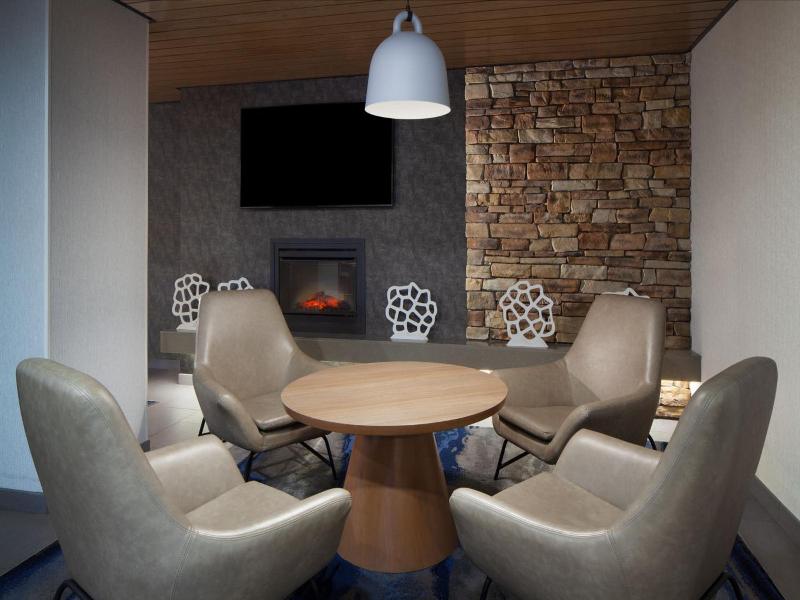 Fairfield Inn & Suites by Marriott Charleston image