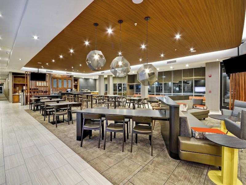 Springhill Suites Cincinnati Blue Ash image