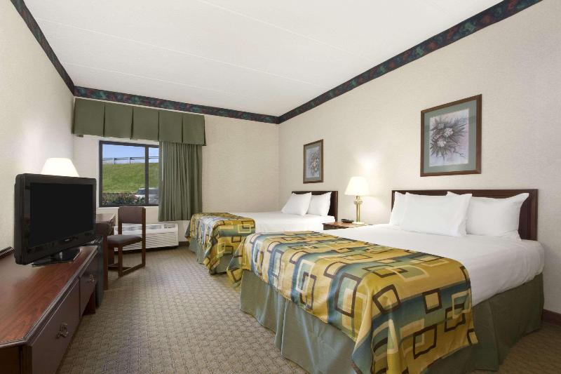 Baymont by Wyndham Corbin image