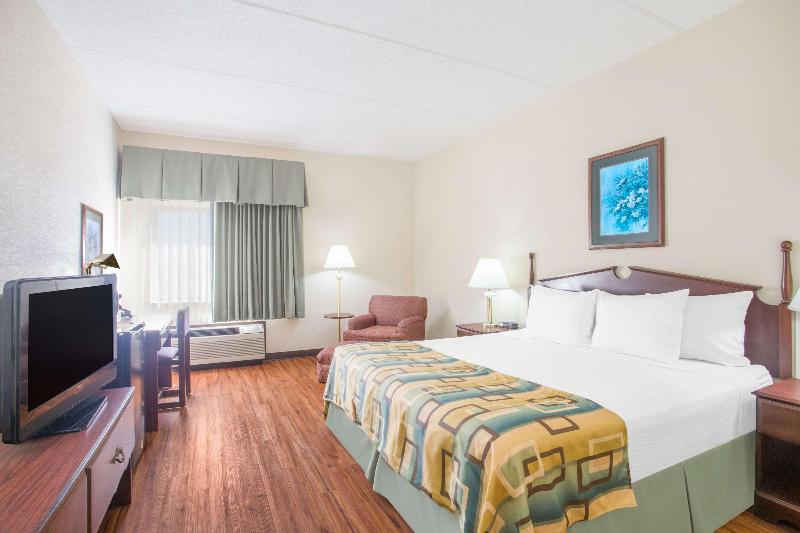 Baymont by Wyndham Corbin image
