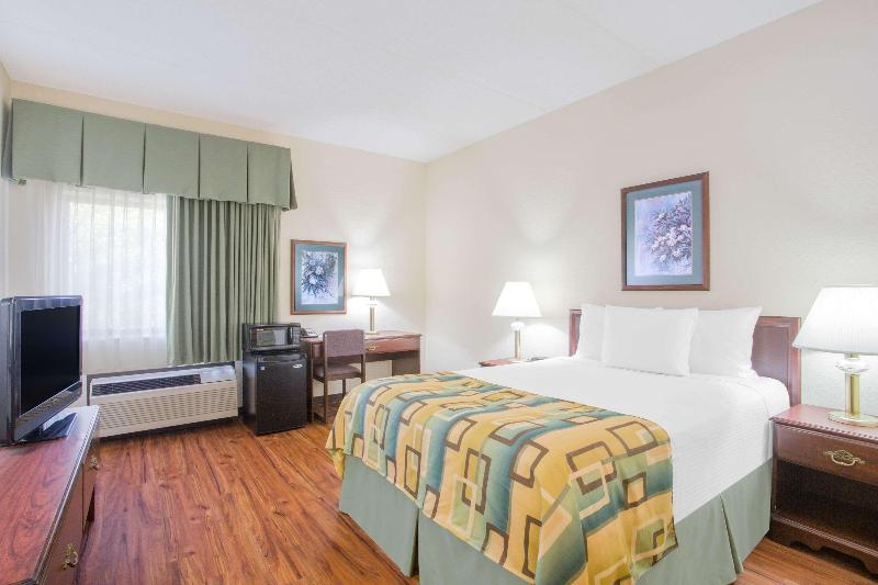 Baymont by Wyndham Corbin image