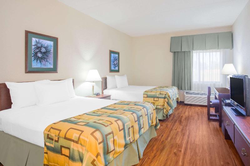 Baymont by Wyndham Corbin image