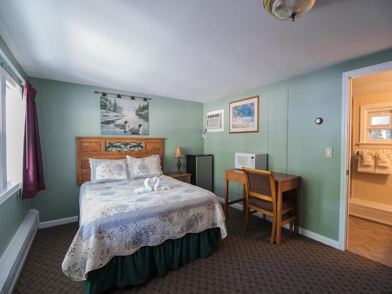 Profile Motel & Cottages image