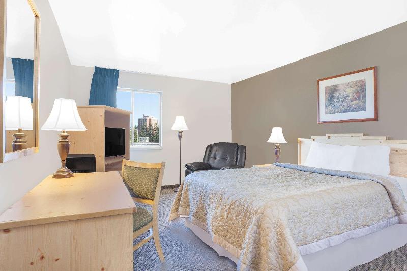 Super 8 by Wyndham Moscow image