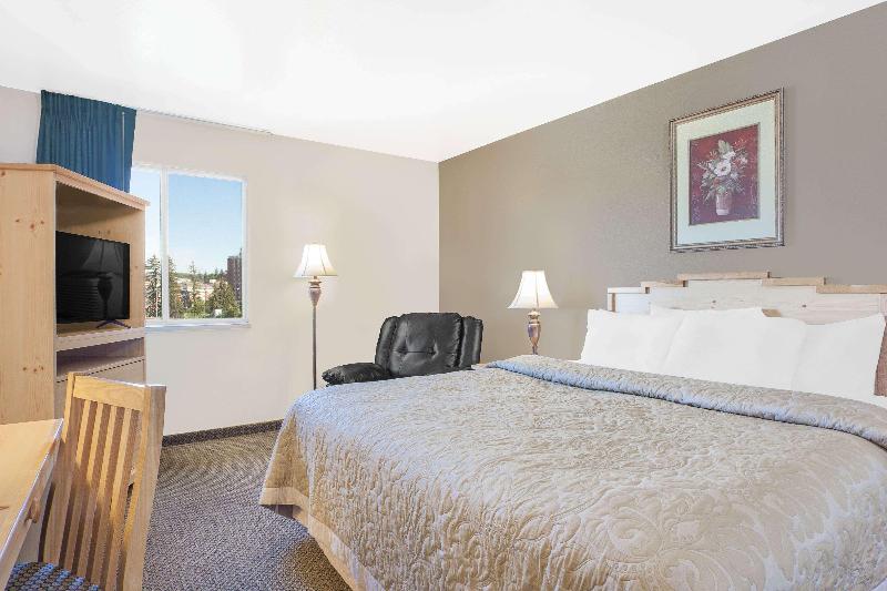 Super 8 by Wyndham Moscow image