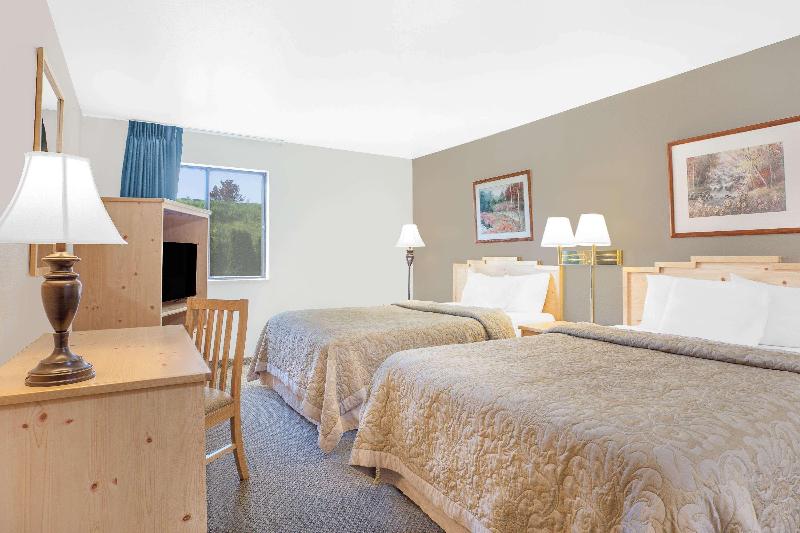 Super 8 by Wyndham Moscow image