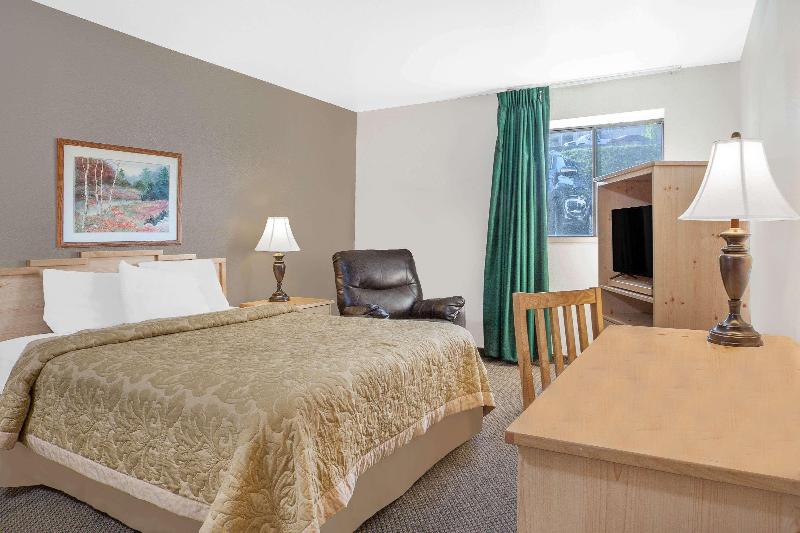 Super 8 by Wyndham Moscow image