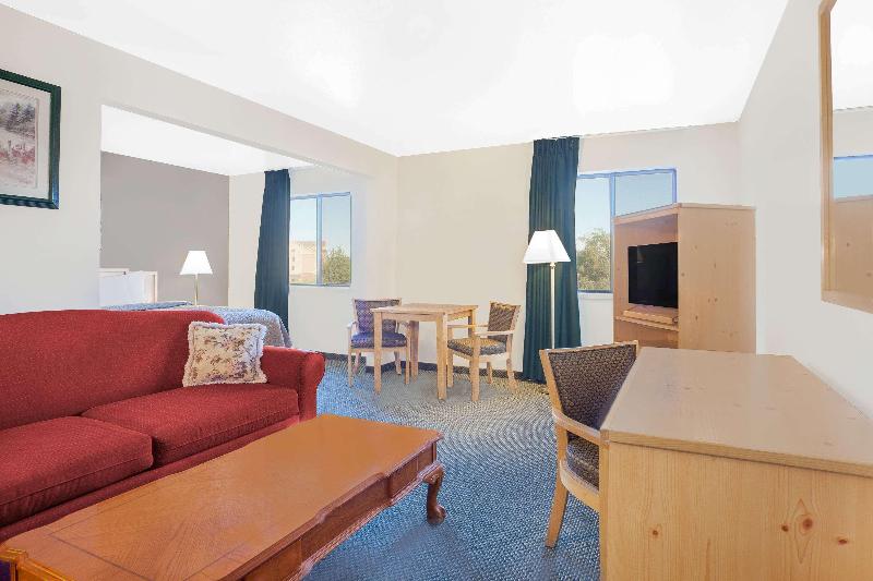 Super 8 by Wyndham Moscow image