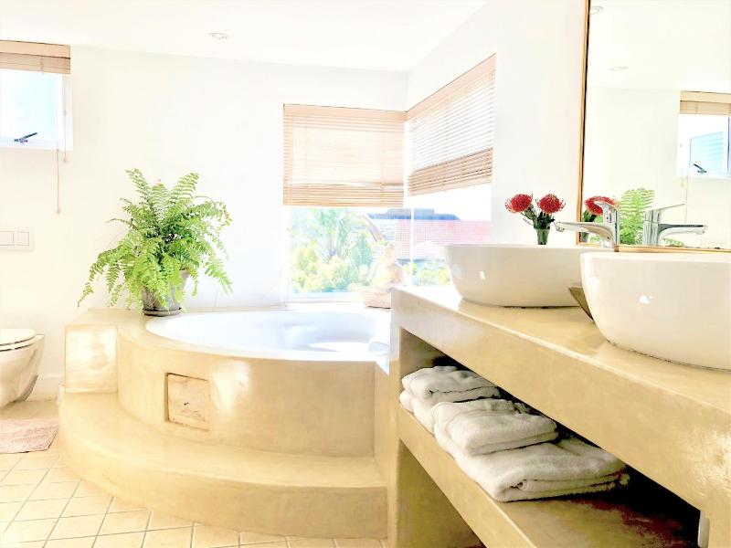 5 Options - Guest House image