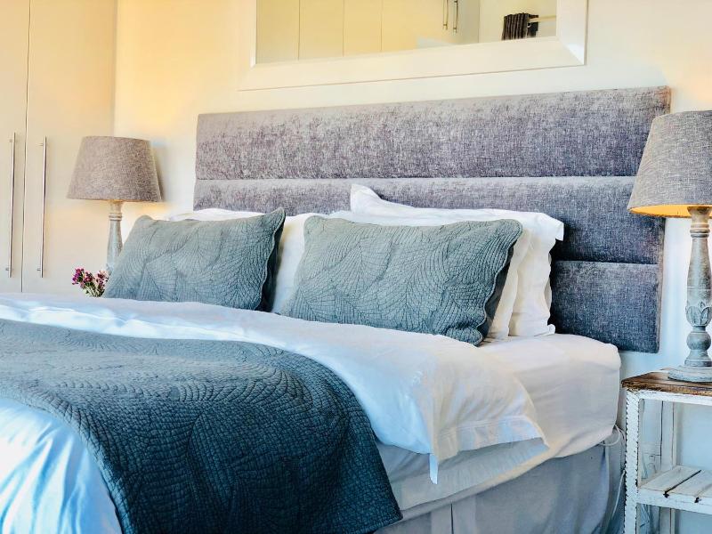 5 Options - Guest House image