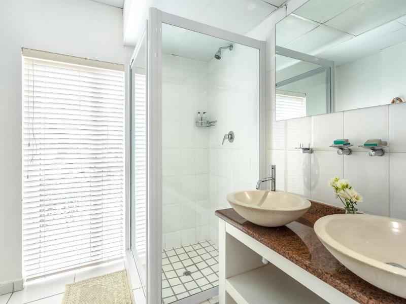 5 Options - Guest House image