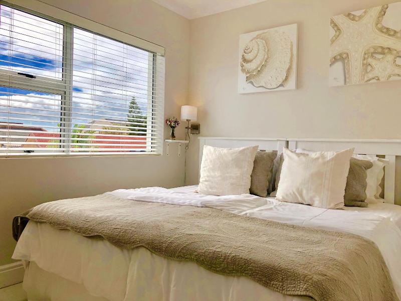 5 Options - Guest House image
