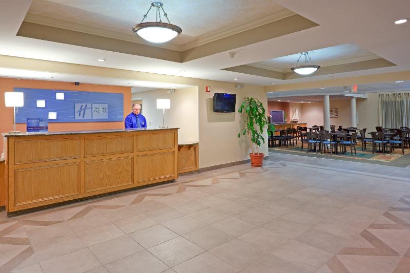 Holiday Inn Express Hotel & Suites Carneys Point