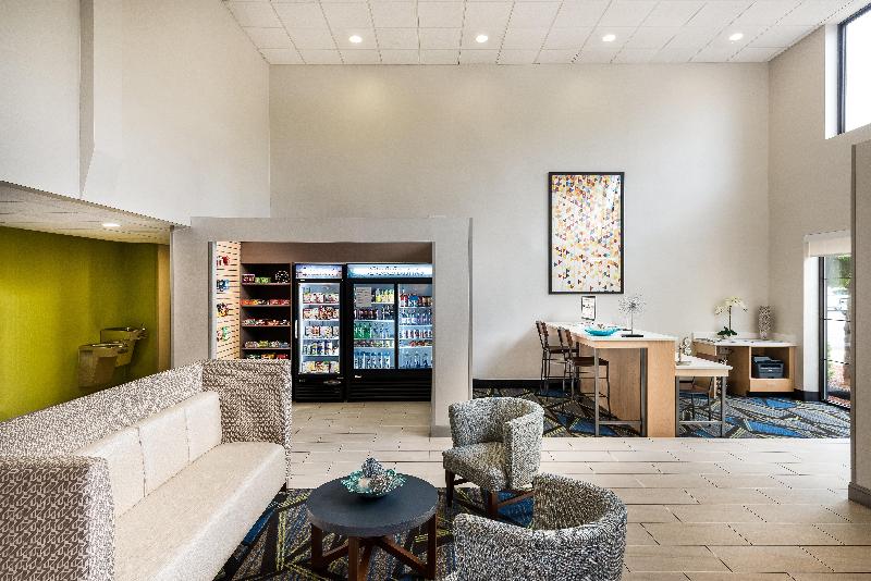 Holiday Inn Express & Suites CharlotteArpt-Belmont