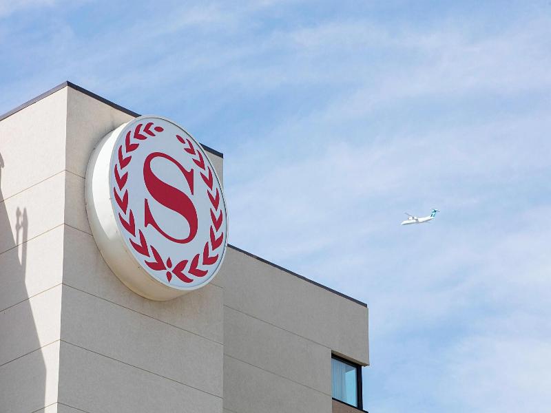 Sheraton Cavalier Calgary image