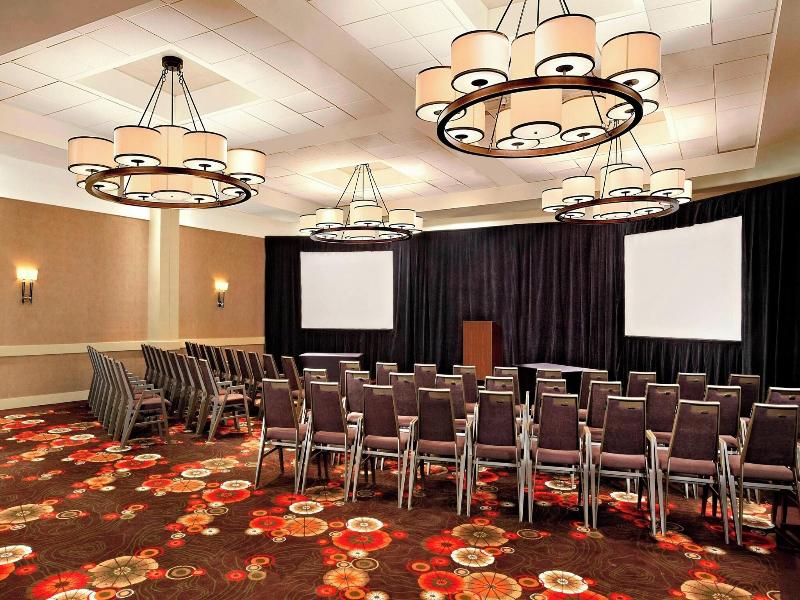 Sheraton Cavalier Calgary image