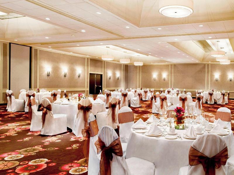 Sheraton Cavalier Calgary image