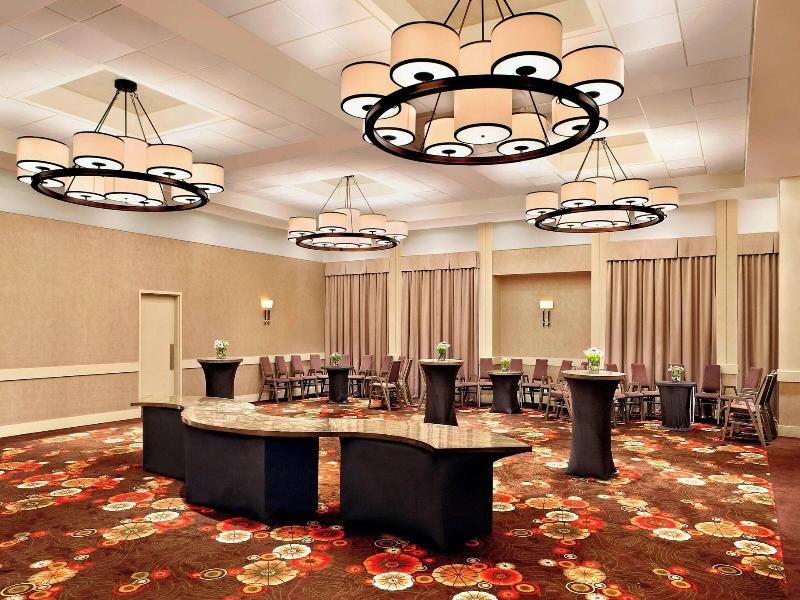 Sheraton Cavalier Calgary image