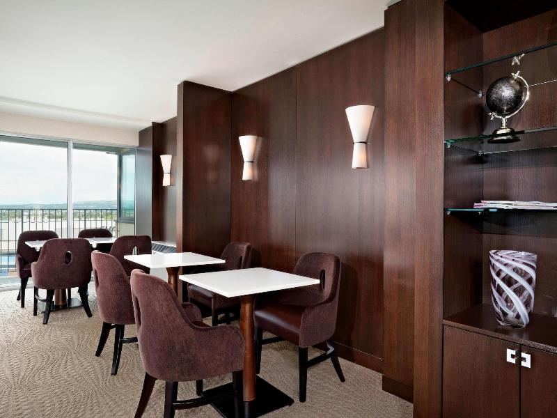 Sheraton Cavalier Calgary image