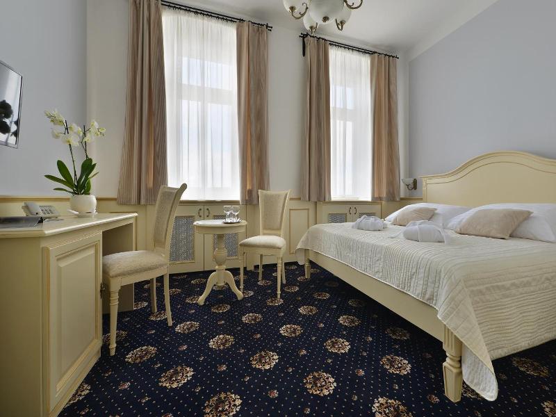 Hotel Podhrad image