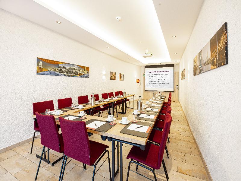CityClass Hotel am Dom image