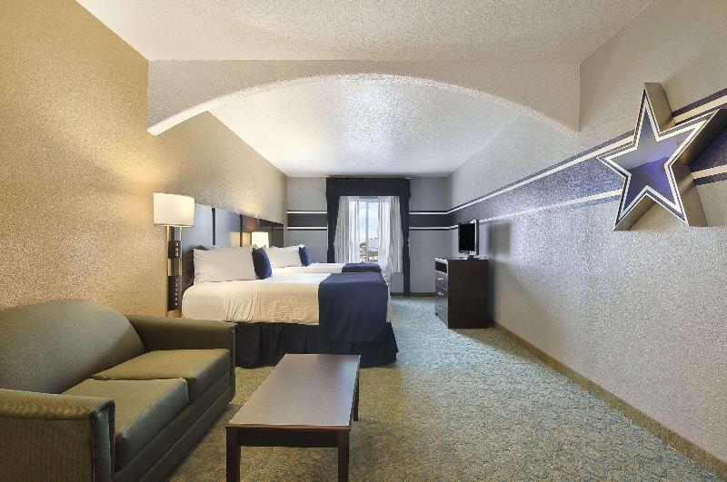 Hotel Ramada by Wyndham South Waco