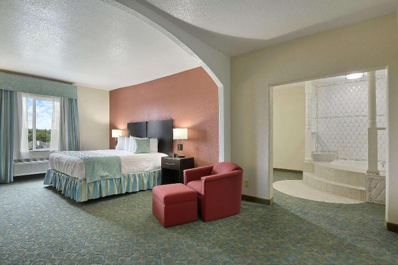 Ramada by Wyndham South Waco image