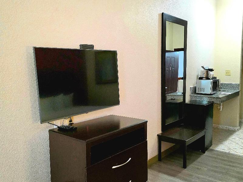 Ramada by Wyndham South Waco image