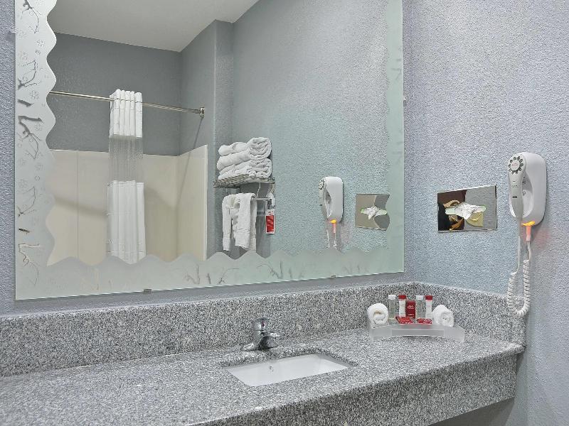 Ramada by Wyndham South Waco image