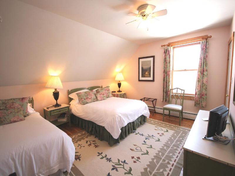 Highland Lake Inn image