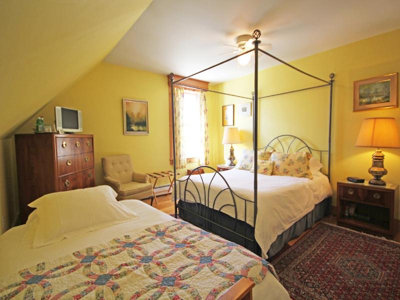 Highland Lake Inn image