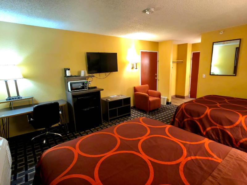 Super 8 by Wyndham Henderson North East Denver image