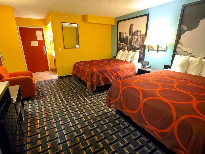 Super 8 by Wyndham Henderson North East Denver image