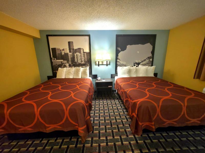 Super 8 by Wyndham Henderson North East Denver image
