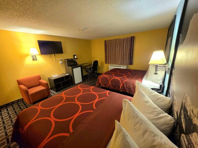 Super 8 by Wyndham Henderson North East Denver image