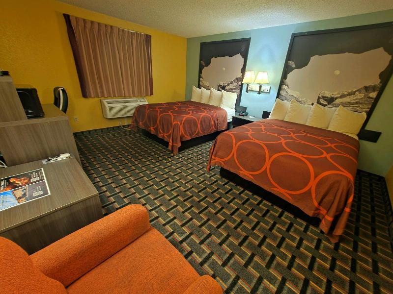 Super 8 by Wyndham Henderson North East Denver image