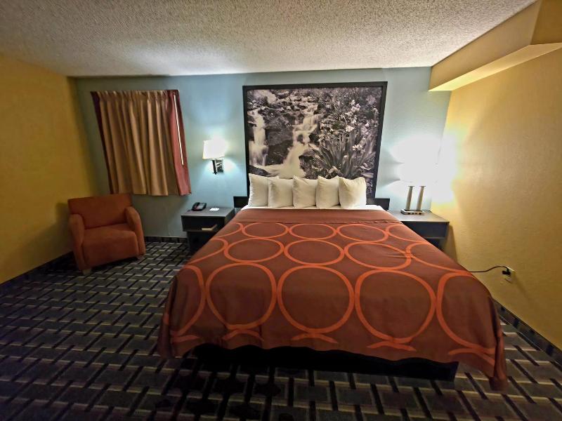 Super 8 by Wyndham Henderson North East Denver image