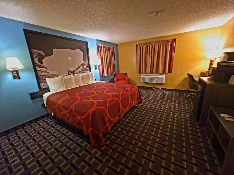 Super 8 by Wyndham Henderson North East Denver image