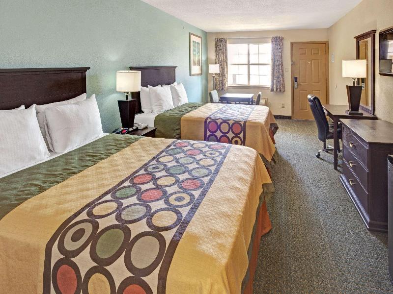 Super 8 by Wyndham Dallas East image