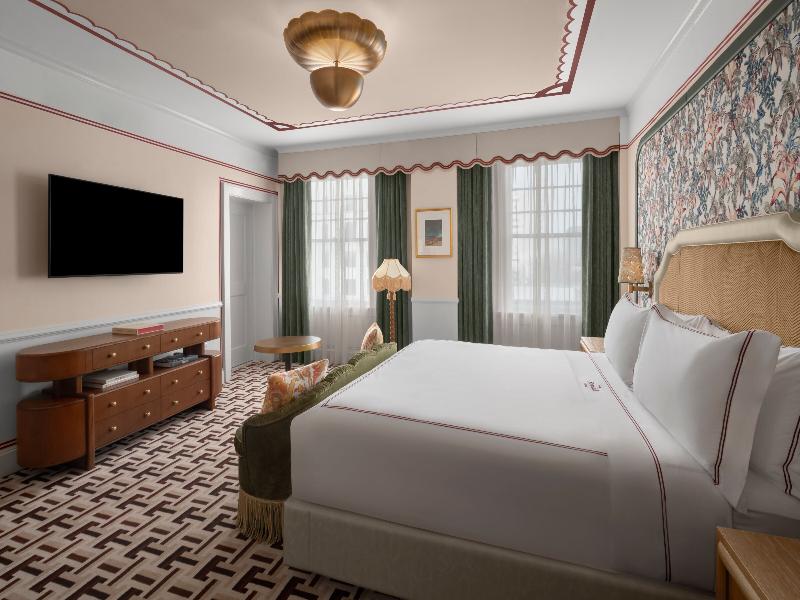 The Stoneleigh, Autograph Collection image