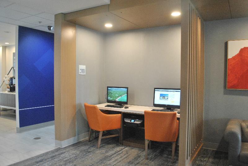 Holiday Inn Express & Suites Dover