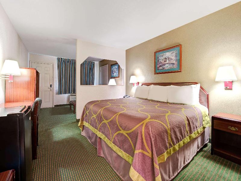 Super 8 by Wyndham Richardson Dallas image