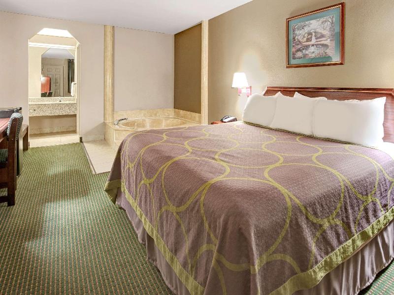 Super 8 by Wyndham Richardson Dallas image