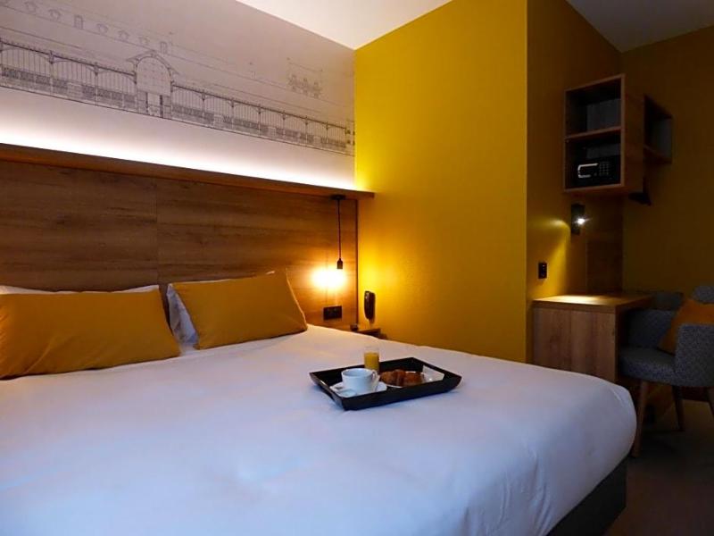 Hotel des Halles image