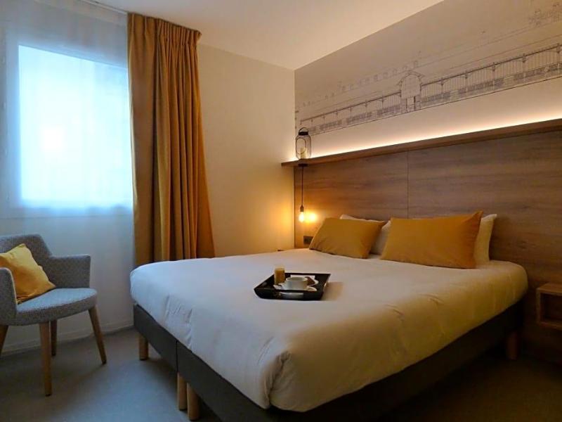Hotel des Halles image