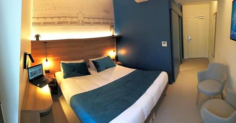 Hotel des Halles image