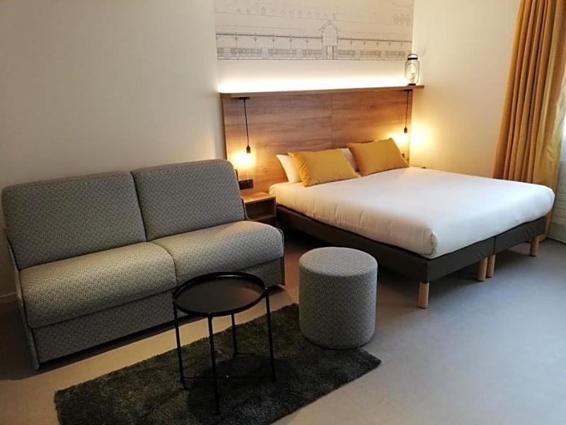Hotel des Halles image