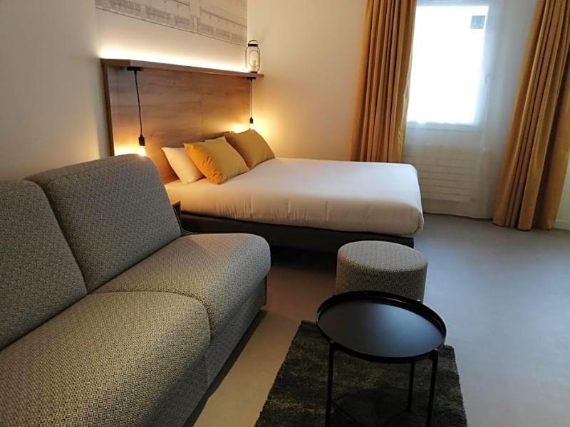 Hotel des Halles image